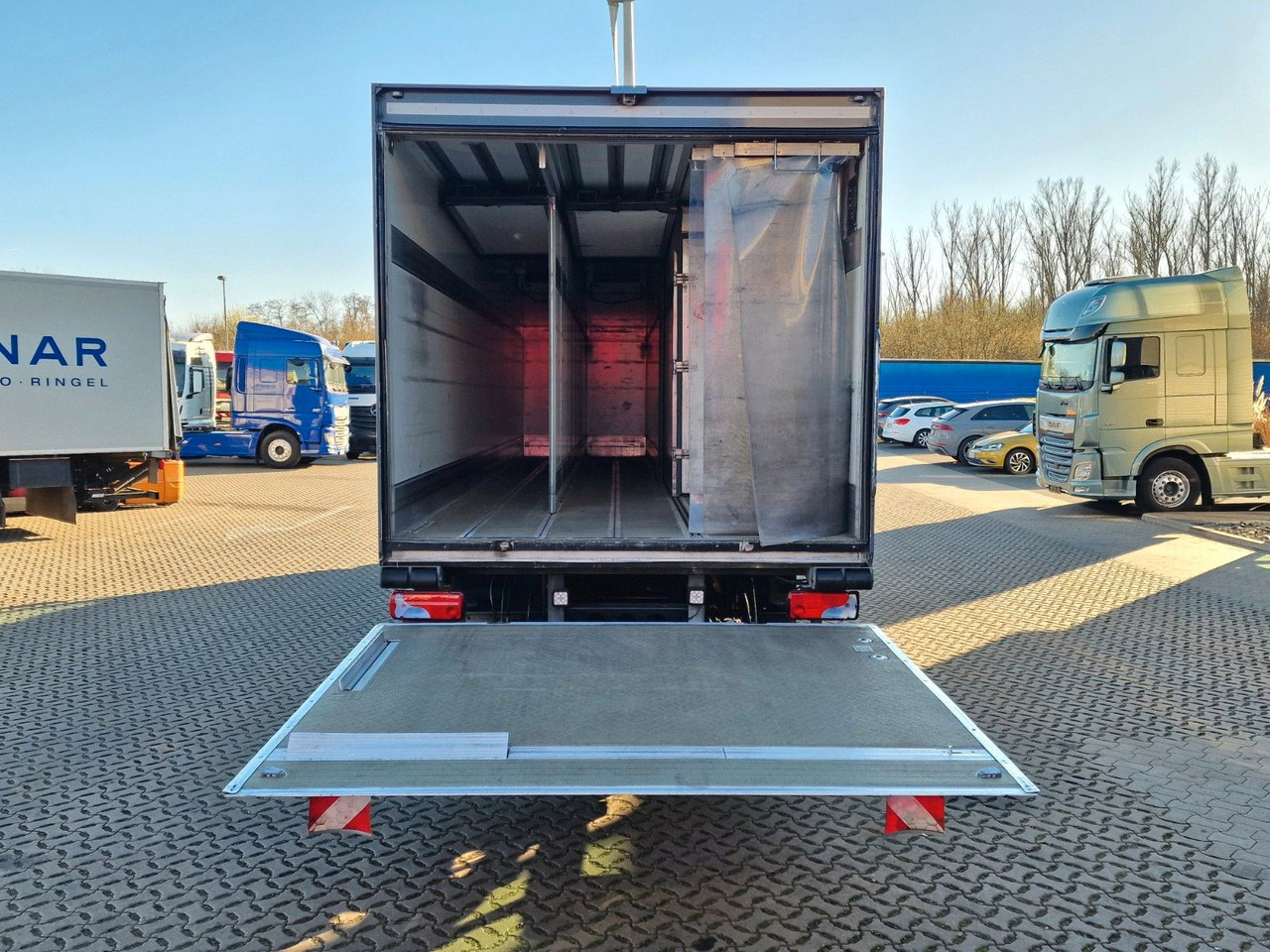 Рефрижератор MAN TGM 18.290 4X2 LL / Ladebordwand / 2 Tanks: фото 9 Рефрижератор MAN TGM 18.290 4X2 LL / Ladebordwand / 2 Tanks: фото 9