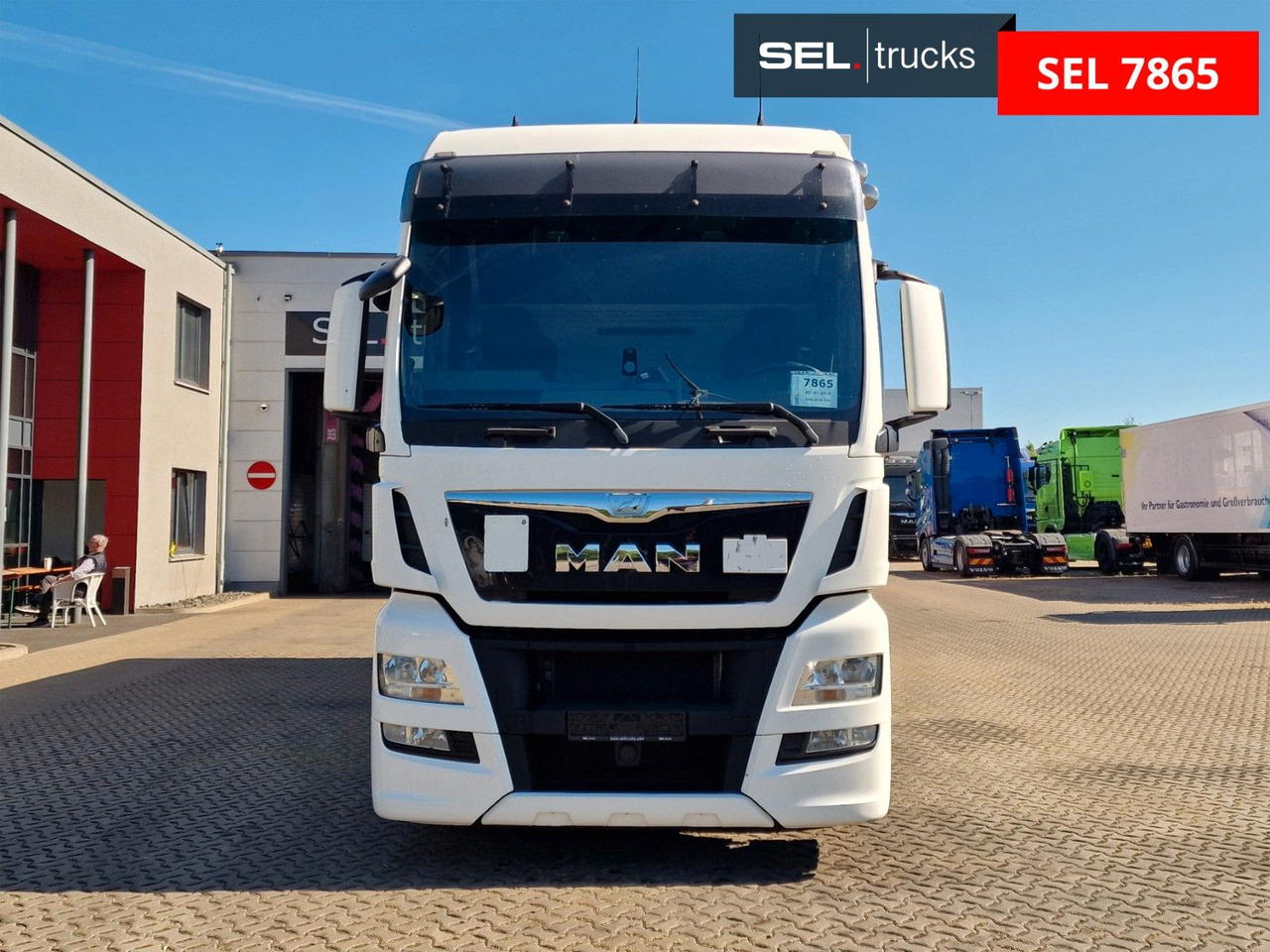 MAN TGX 24.400 6X2-2 LL-U / Intarder / Ldbw / Konvek - Грузовик с закрытым кузовом: фото 2 MAN TGX 24.400 6X2-2 LL-U / Intarder / Ldbw / Konvek - Грузовик с закрытым кузовом: фото 2