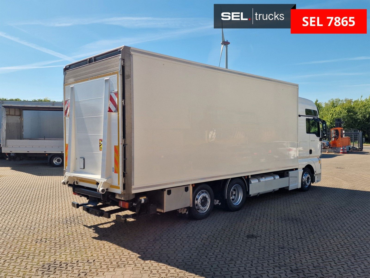 MAN TGX 24.400 6X2-2 LL-U / Intarder / Ldbw / Konvek - Грузовик с закрытым кузовом: фото 5 MAN TGX 24.400 6X2-2 LL-U / Intarder / Ldbw / Konvek - Грузовик с закрытым кузовом: фото 5