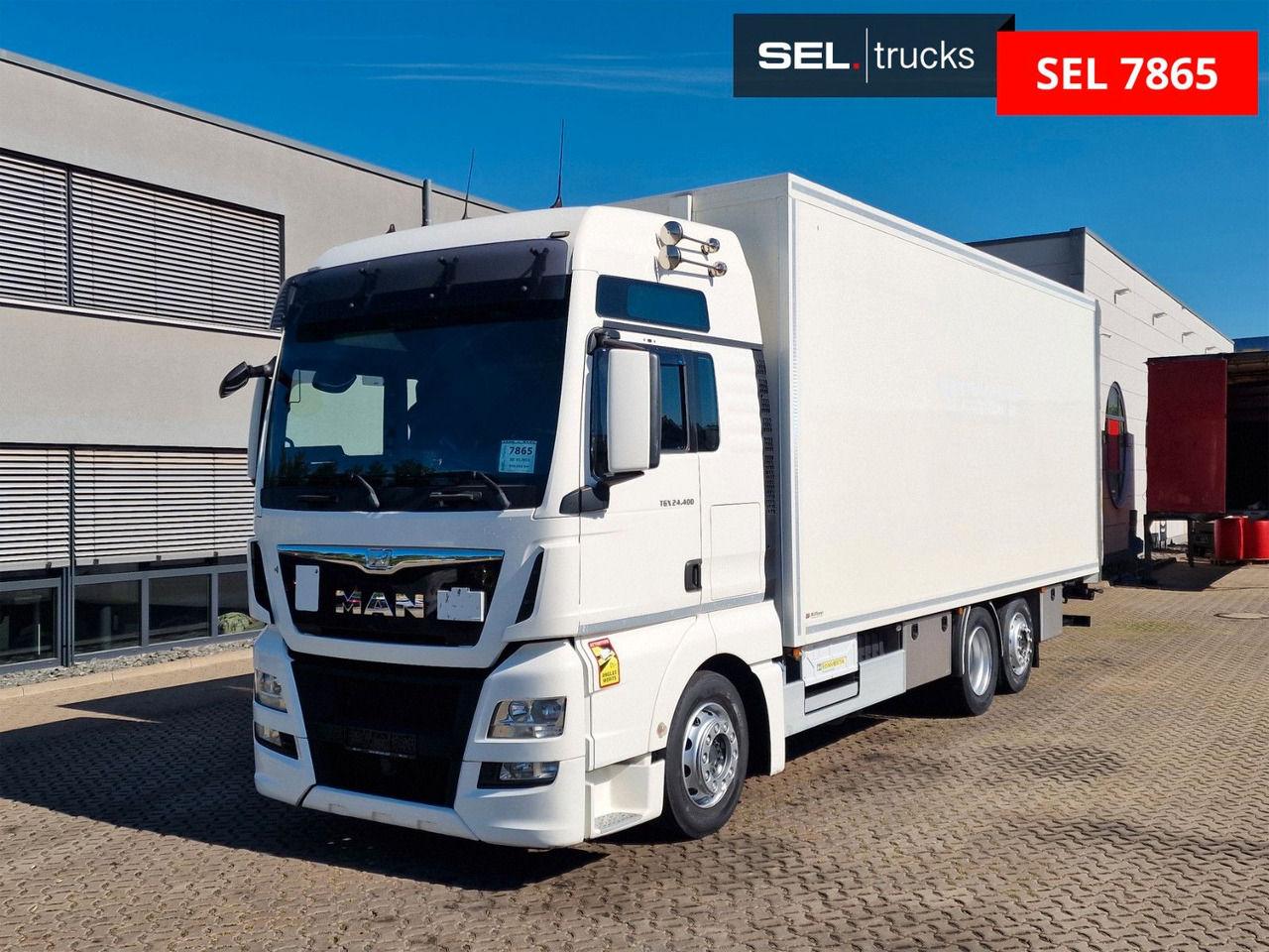 MAN TGX 24.400 6X2-2 LL-U / Intarder / Ldbw / Konvek - Грузовик с закрытым кузовом: фото 2 MAN TGX 24.400 6X2-2 LL-U / Intarder / Ldbw / Konvek - Грузовик с закрытым кузовом: фото 2