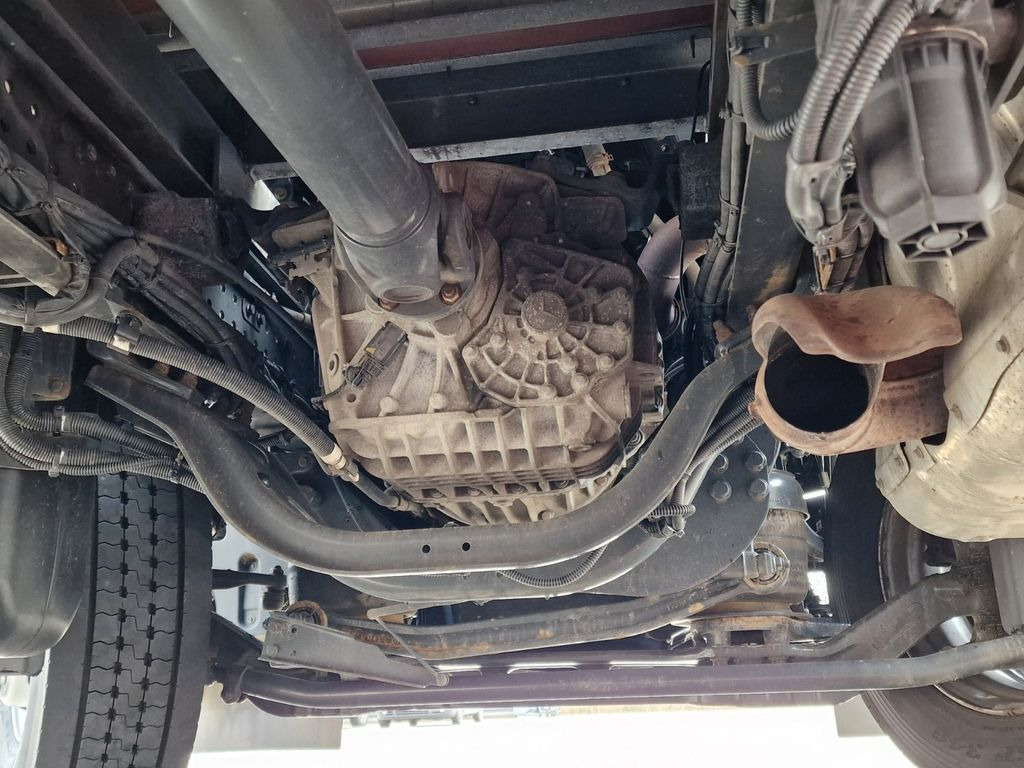 Тентованный грузовик Mercedes-Benz Antos 1830L 4X2: фото 15