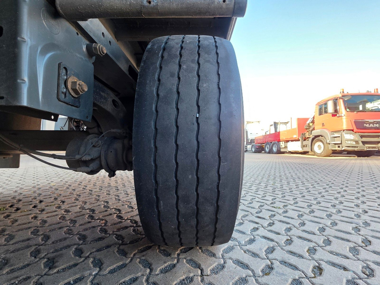 Полуприцеп для перевозки напитков System Trailer PRSSL-24-1-TRI / Ldbw / Lenkachse: фото 39 Полуприцеп для перевозки напитков System Trailer PRSSL-24-1-TRI / Ldbw / Lenkachse: фото 39