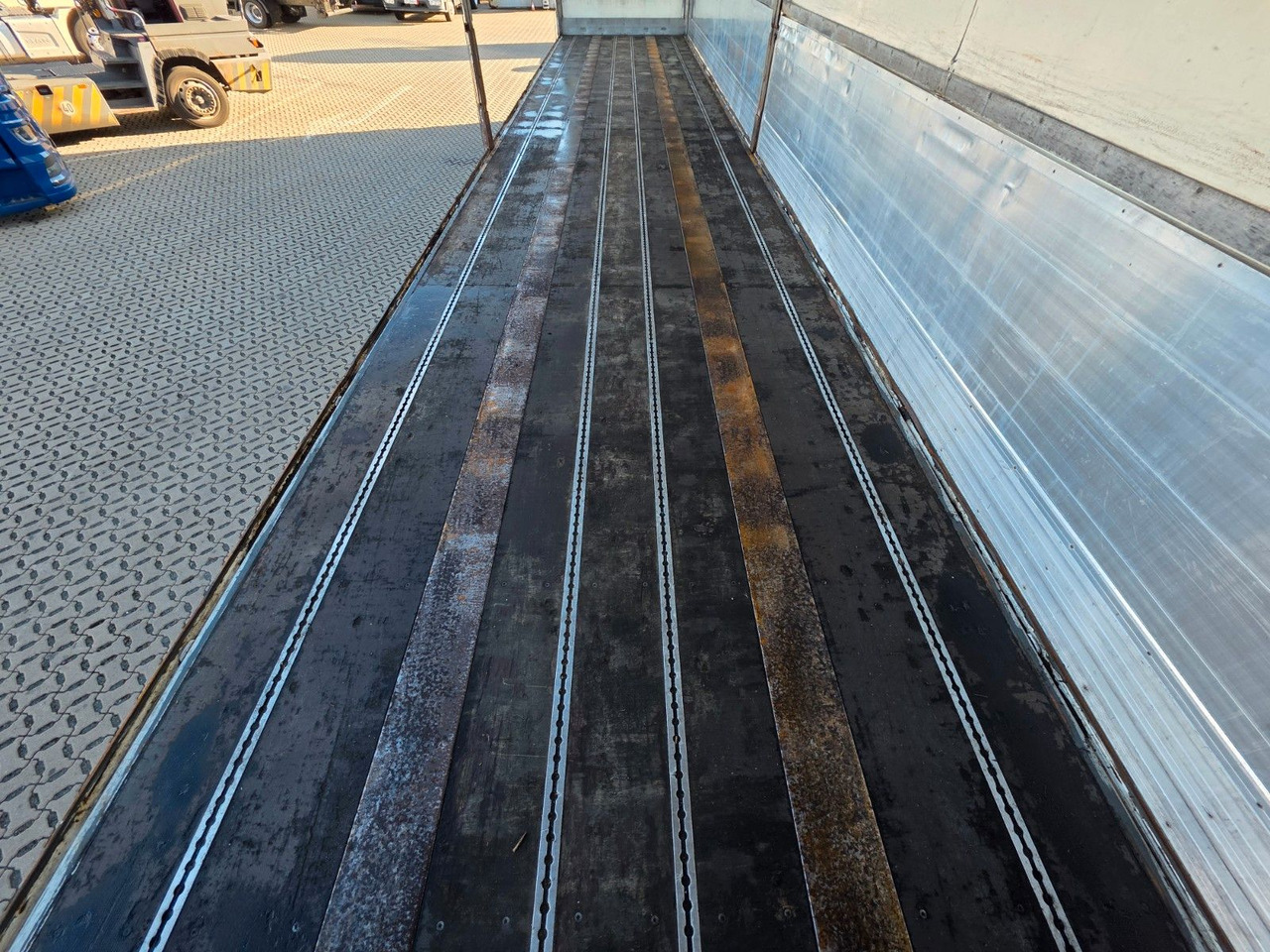 Полуприцеп для перевозки напитков System Trailer PRSSL-24-1-TRI / Ldbw / Lenkachse: фото 13 Полуприцеп для перевозки напитков System Trailer PRSSL-24-1-TRI / Ldbw / Lenkachse: фото 13