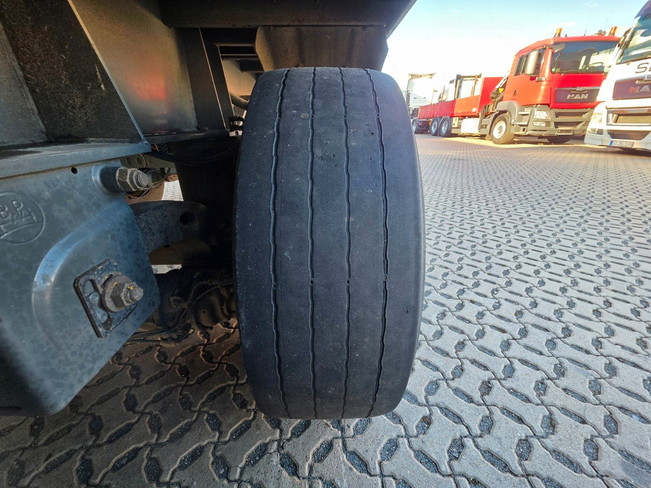 Полуприцеп для перевозки напитков System Trailer PRSSL-24-1-TRI / Ldbw / Lenkachse: фото 38 Полуприцеп для перевозки напитков System Trailer PRSSL-24-1-TRI / Ldbw / Lenkachse: фото 38