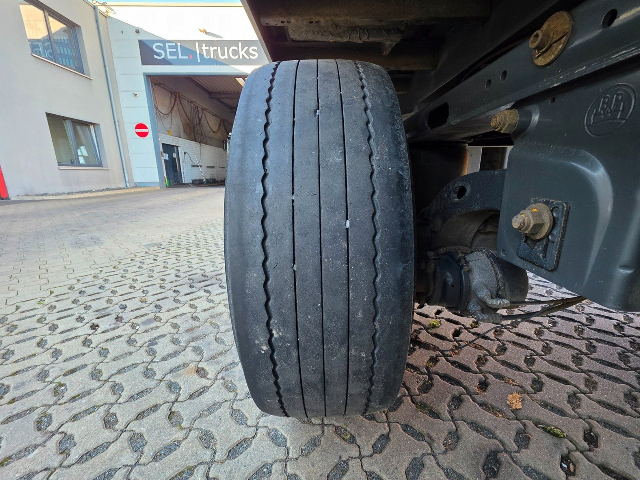 Полуприцеп для перевозки напитков System Trailer PRSSL-24-1-TRI / Ldbw / Lenkachse: фото 43 Полуприцеп для перевозки напитков System Trailer PRSSL-24-1-TRI / Ldbw / Lenkachse: фото 43