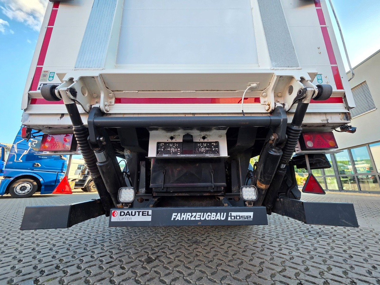 Полуприцеп для перевозки напитков System Trailer PRSSL-24-1-TRI / Ldbw / Lenkachse: фото 30 Полуприцеп для перевозки напитков System Trailer PRSSL-24-1-TRI / Ldbw / Lenkachse: фото 30