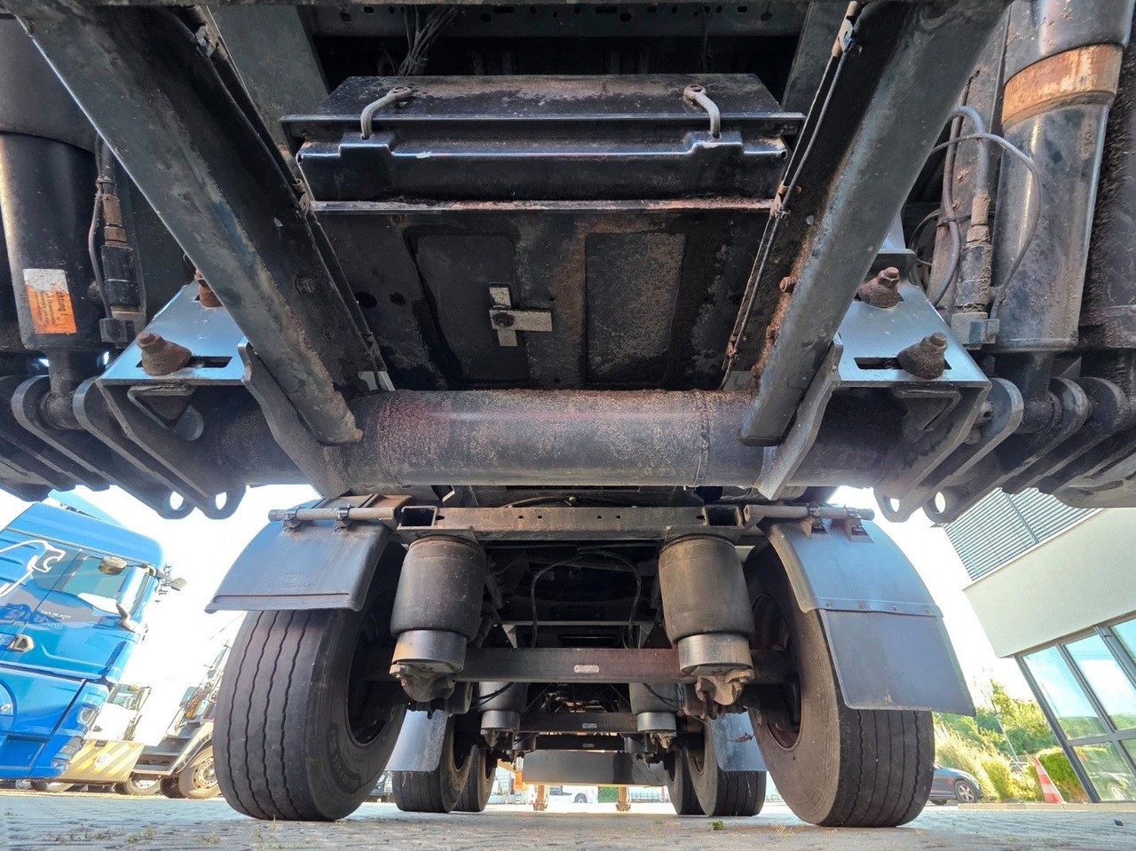 Полуприцеп для перевозки напитков System Trailer PRSSL-24-1-TRI / Ldbw / Lenkachse: фото 34 Полуприцеп для перевозки напитков System Trailer PRSSL-24-1-TRI / Ldbw / Lenkachse: фото 34