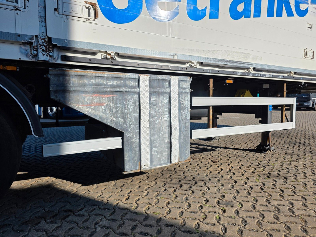 Полуприцеп для перевозки напитков System Trailer PRSSL-24-1-TRI / Ldbw / Lenkachse: фото 22 Полуприцеп для перевозки напитков System Trailer PRSSL-24-1-TRI / Ldbw / Lenkachse: фото 22