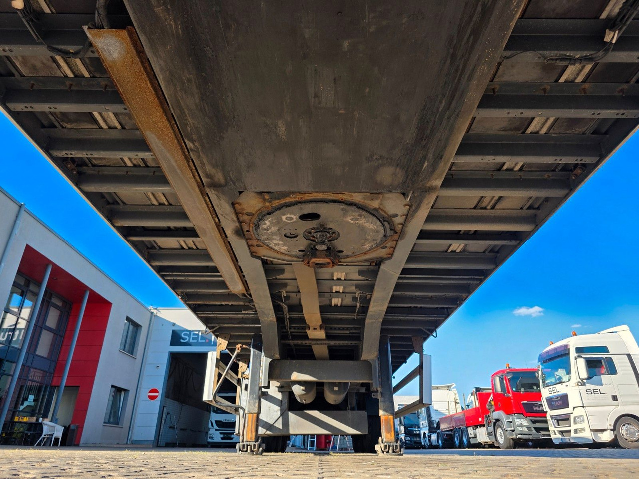 Полуприцеп для перевозки напитков System Trailer PRSSL-24-1-TRI / Ldbw / Lenkachse: фото 32 Полуприцеп для перевозки напитков System Trailer PRSSL-24-1-TRI / Ldbw / Lenkachse: фото 32