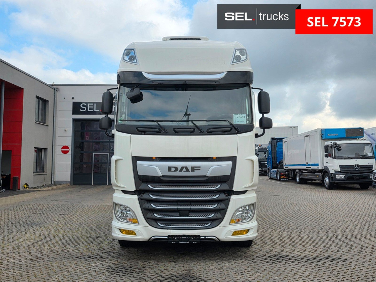 DAF XF 530 FT / ZF Intarder / Standklimaanlage / 6D - Тягач: фото 2 DAF XF 530 FT / ZF Intarder / Standklimaanlage / 6D - Тягач: фото 2