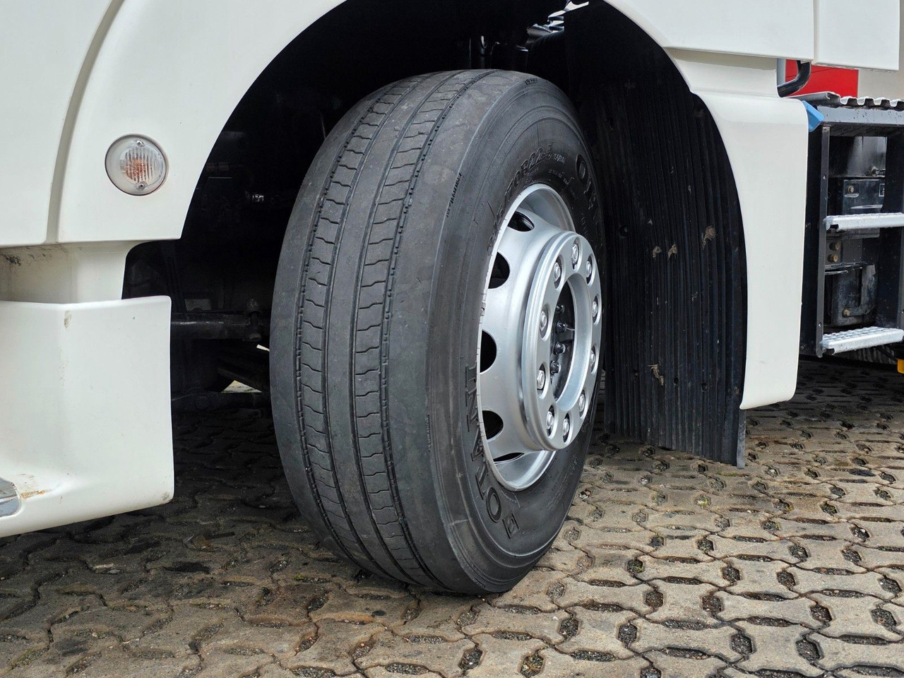 Тягач MAN TGX 18.460 4X2 BLS / Retarder / 2 Tanks: фото 45