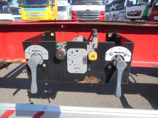 Прицеп-контейнеровоз/ Сменный кузов CIMC DC 02: фото 9