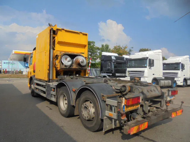 DAF 75.240 75 240 6X2 - Мусоровоз: фото 4 DAF 75.240 75 240 6X2 - Мусоровоз: фото 4