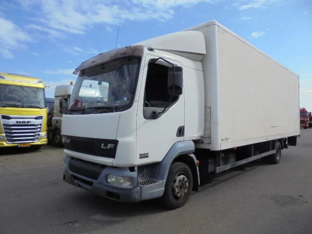DAF LF 220 - Грузовик с закрытым кузовом: фото 1 DAF LF 220 - Грузовик с закрытым кузовом: фото 1