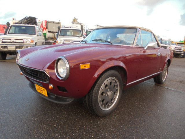 Fiat 124 SPIDER 2000 USA - Легковой автомобиль: фото 1 Fiat 124 SPIDER 2000 USA - Легковой автомобиль: фото 1