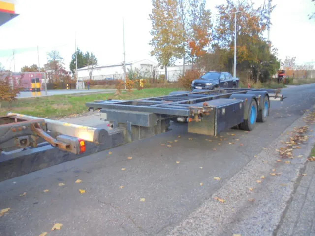 Kögel YWE 18 - Прицеп-контейнеровоз/ Сменный кузов: фото 1 Kögel YWE 18 - Прицеп-контейнеровоз/ Сменный кузов: фото 1