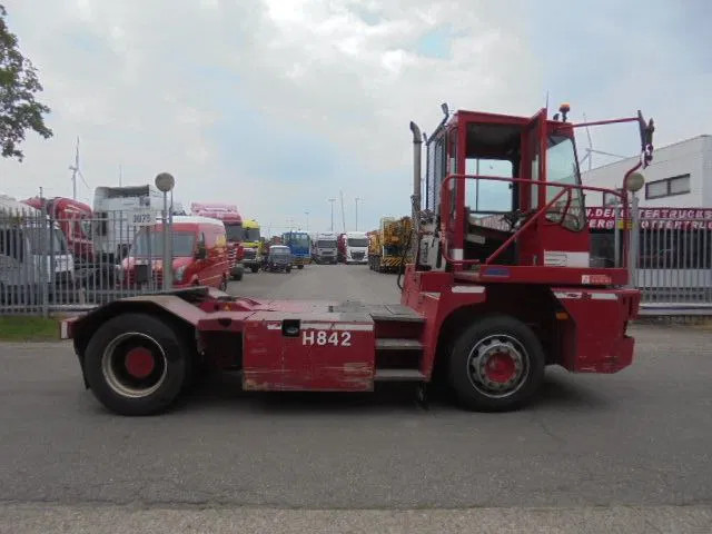 MOL YM 225/4X2 40 KM/H - Терминальный тягач: фото 4 MOL YM 225/4X2 40 KM/H - Терминальный тягач: фото 4