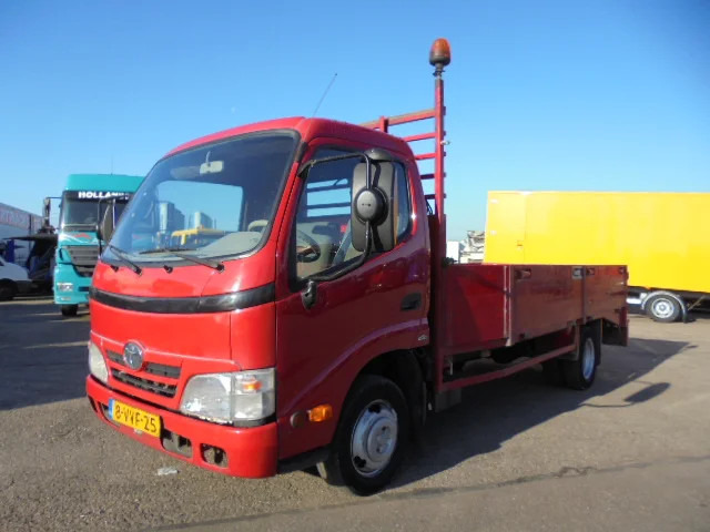 Эвакуатор Toyota Dyna 150 D4D: фото 1