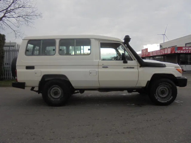 Toyota Land Cruiser HZJ78L 4WD EXPORT OUT EU ONLY - Легковой автомобиль: фото 4 Toyota Land Cruiser HZJ78L 4WD EXPORT OUT EU ONLY - Легковой автомобиль: фото 4