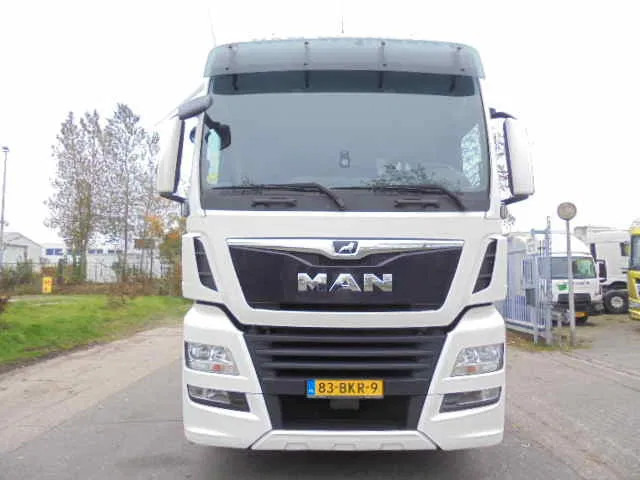 MAN TGX 26.500 XXL 6X2 SMART TACHO 20X IN STOCK - Тягач: фото 2 MAN TGX 26.500 XXL 6X2 SMART TACHO 20X IN STOCK - Тягач: фото 2