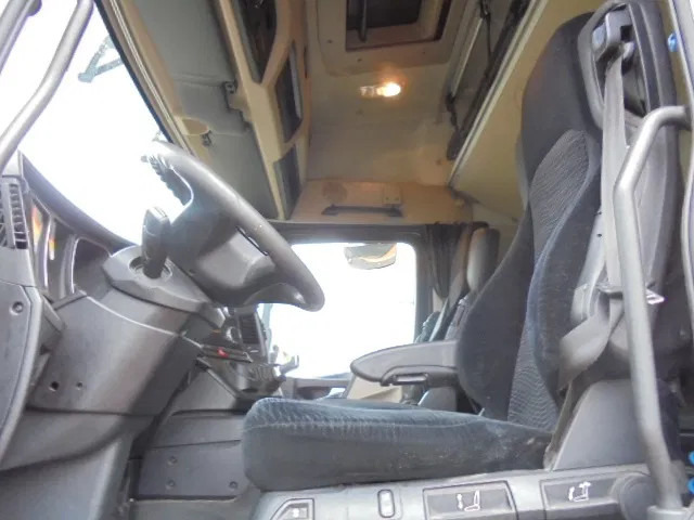 Фото интерьера 1: Mercedes-Benz Actros 1840 в лизинг Mercedes-Benz Actros 1840