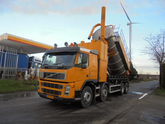 Volvo FM 400 8X4 BLADGEVEERD - Ассенизатор: фото 1 Volvo FM 400 8X4 BLADGEVEERD - Ассенизатор: фото 1