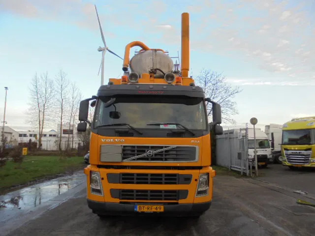 Volvo FM 400 8X4 BLADGEVEERD - Ассенизатор: фото 2 Volvo FM 400 8X4 BLADGEVEERD - Ассенизатор: фото 2