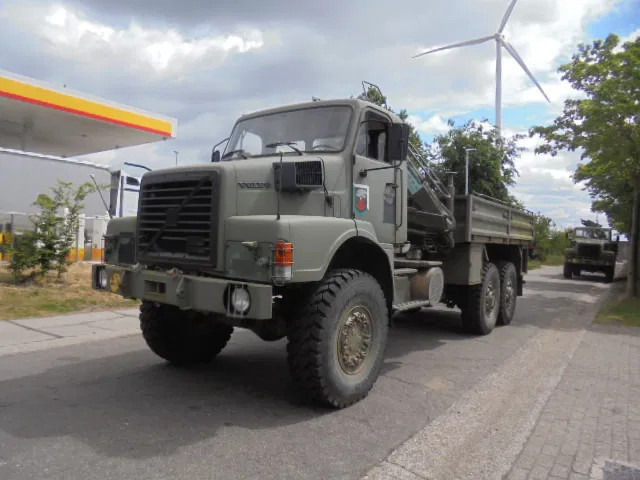 Volvo N 10 6X6 L + FASSI 3X IN STOCK - Грузовик бортовой/ Платформа, Автоманипулятор: фото 1 Volvo N 10 6X6 L + FASSI 3X IN STOCK - Грузовик бортовой/ Платформа, Автоманипулятор: фото 1