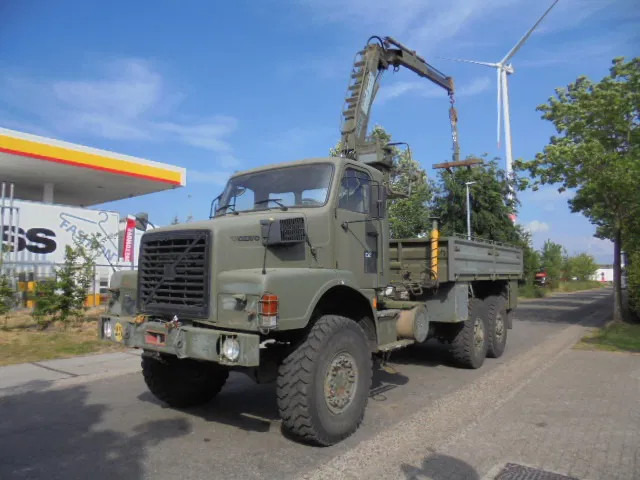 Volvo N 10 6X6 L + FASSI - Грузовик бортовой/ Платформа, Автоманипулятор: фото 1 Volvo N 10 6X6 L + FASSI - Грузовик бортовой/ Платформа, Автоманипулятор: фото 1