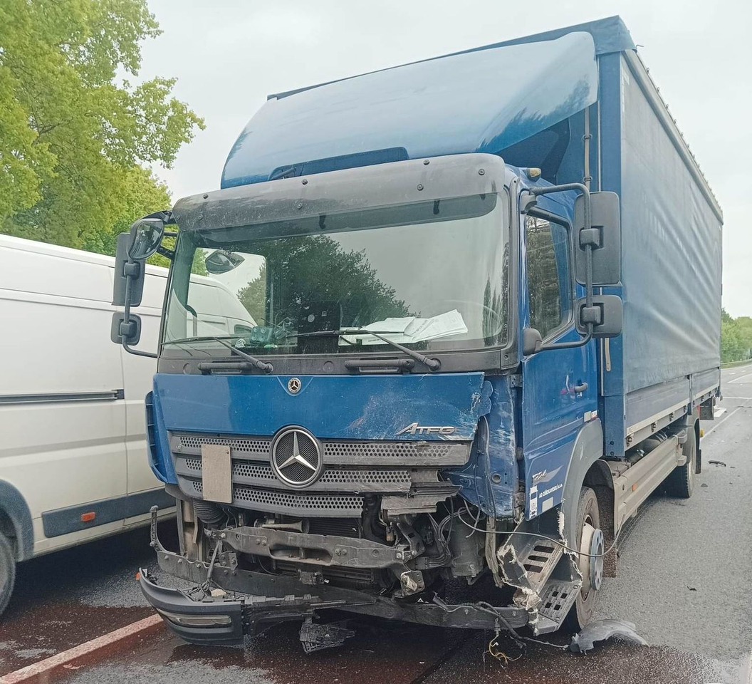 Mercedes-Benz Atego 1224L 4x2 LBW UNFALL!!! - Тентованный грузовик: фото 1 Mercedes-Benz Atego 1224L 4x2 LBW UNFALL!!! - Тентованный грузовик: фото 1