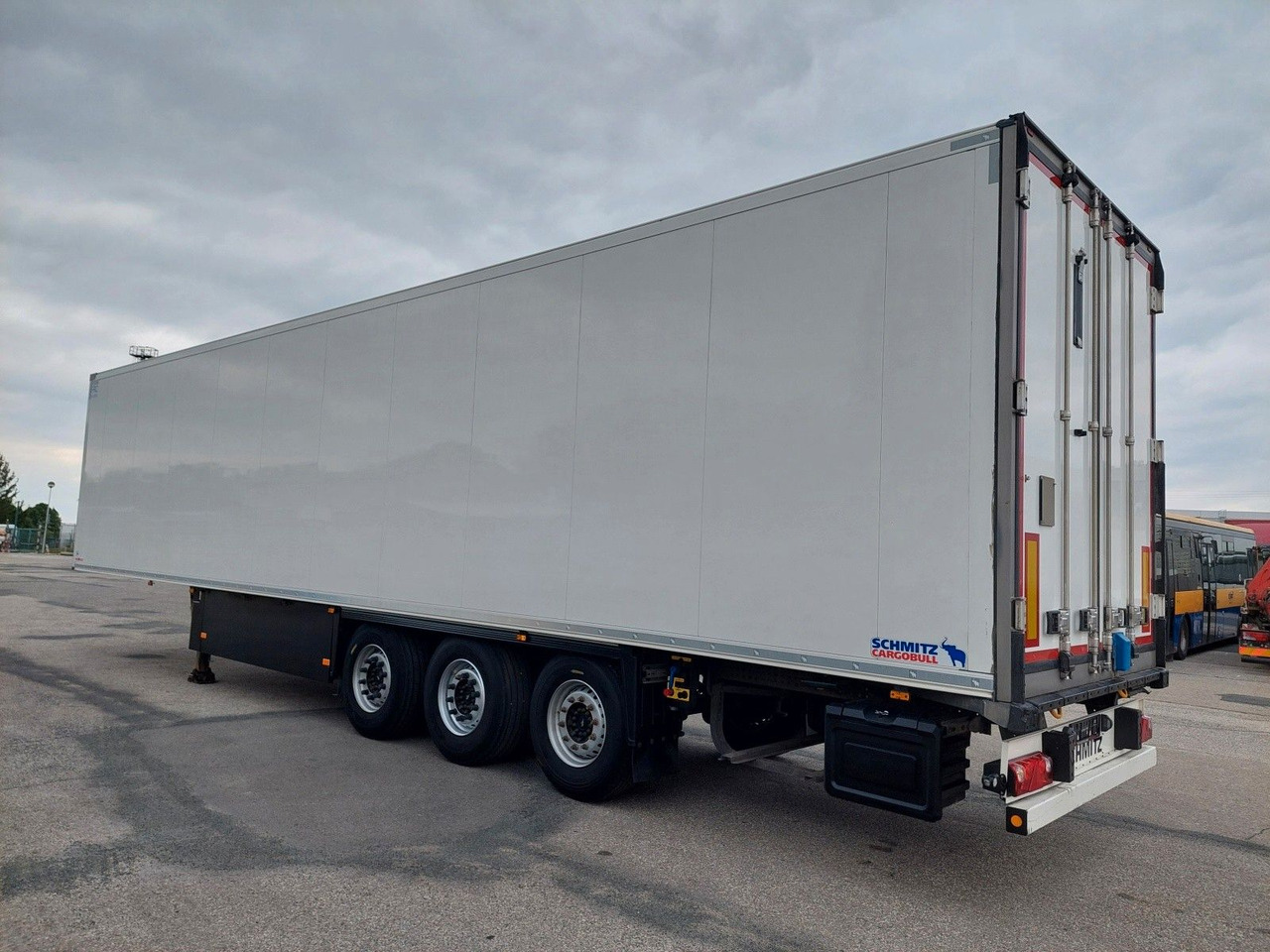 Schmitz Cargobull SKO24 ThermoKing SLXi 300 - 4676 Motorstunden - Полуприцеп-рефрижератор: фото 3 Schmitz Cargobull SKO24 ThermoKing SLXi 300 - 4676 Motorstunden - Полуприцеп-рефрижератор: фото 3