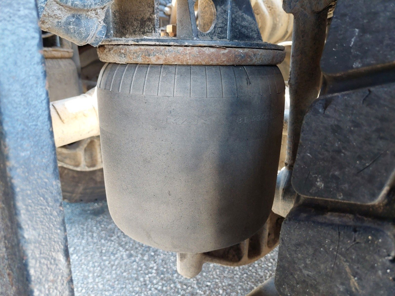 Тягач MAN TG3 33.510 6X6 BL KRAN LANGHOLZ Kesla 2117ZT94: фото 15