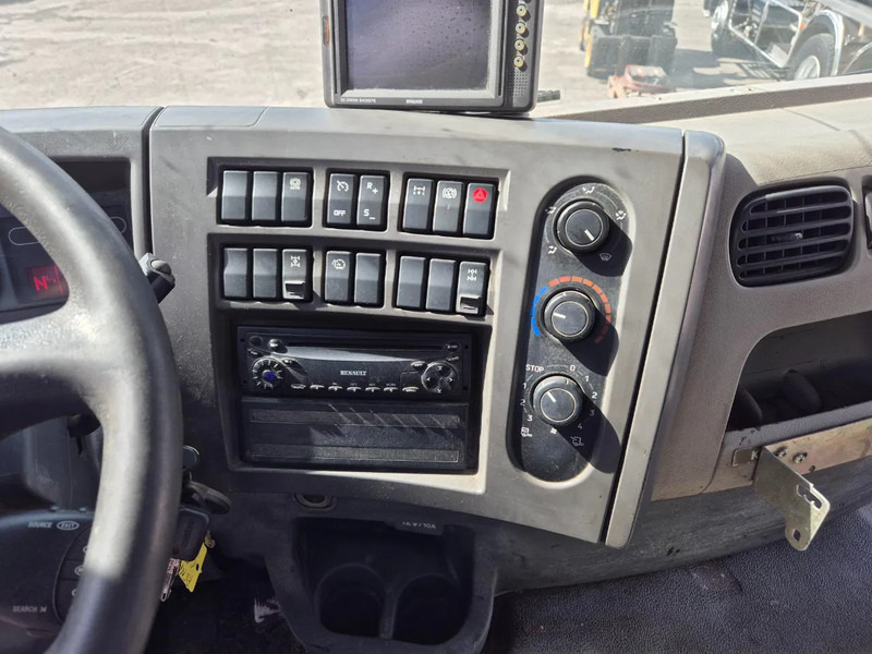 Грузовик для транспортировки битума Renault Kerax 450 8X4 - PATA - SECMAIR CHIPSEALER - 6000L: фото 11