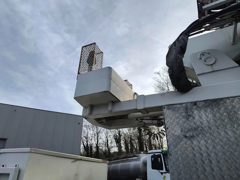 Автоманипулятор Volvo NL12 420 6x4 CRANE 60T/M - VIDEOS AVAILABLE: фото 18 Автоманипулятор Volvo NL12 420 6x4 CRANE 60T/M - VIDEOS AVAILABLE: фото 18