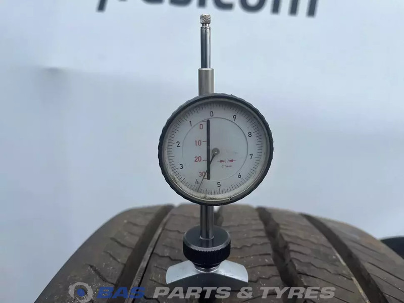 Continental Continental 315/70R22.5 Hybrid HS5 156/150 M+S 3PMSF gebruikte set - Шина для Грузовиков: фото 3 Continental Continental 315/70R22.5 Hybrid HS5 156/150 M+S 3PMSF gebruikte set - Шина для Грузовиков: фото 3