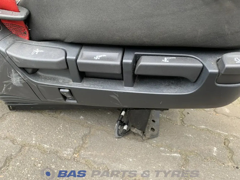 DAF CF Euro 6 - Сиденье для Грузовиков: фото 5 DAF CF Euro 6 - Сиденье для Грузовиков: фото 5