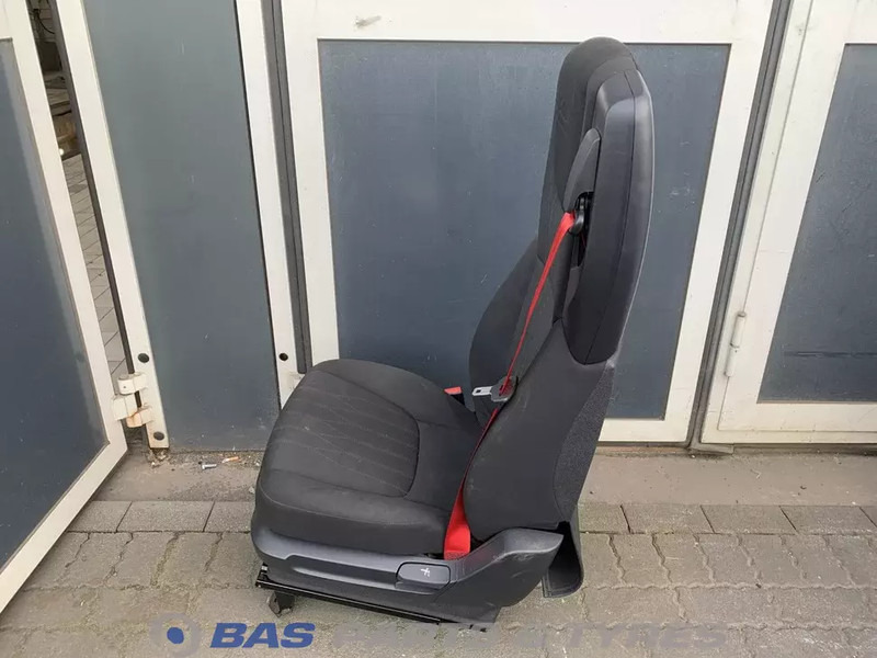 DAF CF Euro 6 - Сиденье для Грузовиков: фото 2 DAF CF Euro 6 - Сиденье для Грузовиков: фото 2