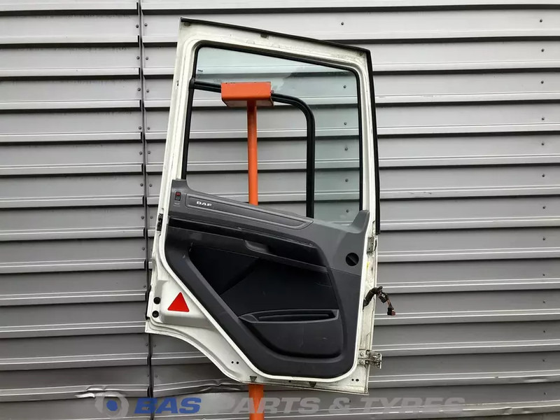 DAF CF Euro 6 - Дверь и запчасти для Грузовиков: фото 2 DAF CF Euro 6 - Дверь и запчасти для Грузовиков: фото 2