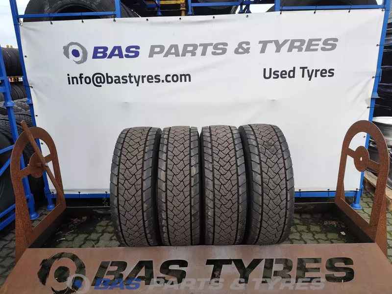 DUNLOP Dunlop 295/60R22.5 SP446 K M+S 3PMSF gebruikte set - Шина для Грузовиков: фото 1 DUNLOP Dunlop 295/60R22.5 SP446 K M+S 3PMSF gebruikte set - Шина для Грузовиков: фото 1