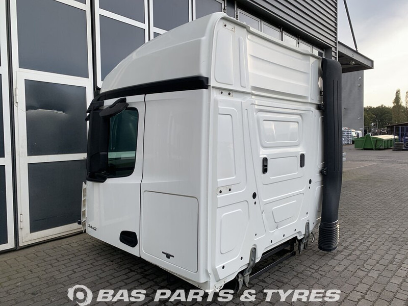 Mercedes-Benz Actros MP4 Mercedes StreamSpace L-cab L2H2 A 000 600 01 01 - Кабина и интерьер для Грузовиков: фото 3 Mercedes-Benz Actros MP4 Mercedes StreamSpace L-cab L2H2 A 000 600 01 01 - Кабина и интерьер для Грузовиков: фото 3