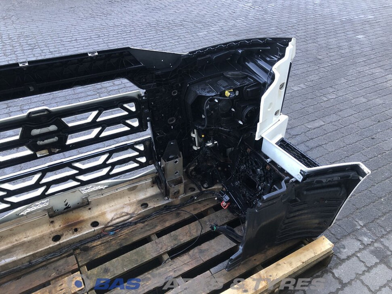 Renault T-Serie Bumper Renault 7423309367 - Бампер для Грузовиков: фото 5 Renault T-Serie Bumper Renault 7423309367 - Бампер для Грузовиков: фото 5