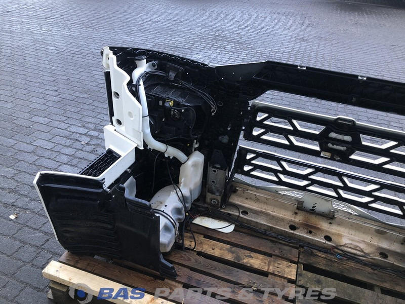 Renault T-Serie Bumper Renault 7423309367 - Бампер для Грузовиков: фото 4 Renault T-Serie Bumper Renault 7423309367 - Бампер для Грузовиков: фото 4