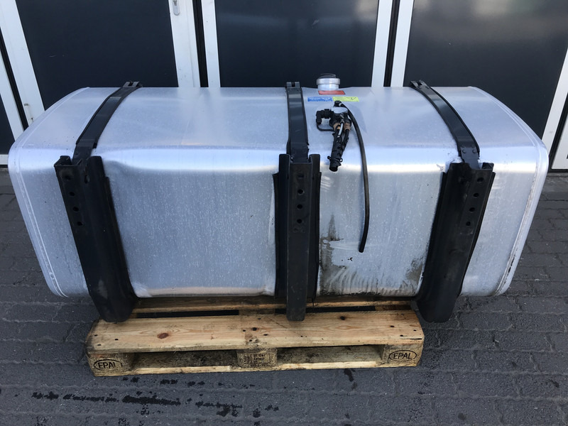 Scania Brandstoftank Scania 700 Liter 1790948 - Топливный бак для Грузовиков: фото 3 Scania Brandstoftank Scania 700 Liter 1790948 - Топливный бак для Грузовиков: фото 3