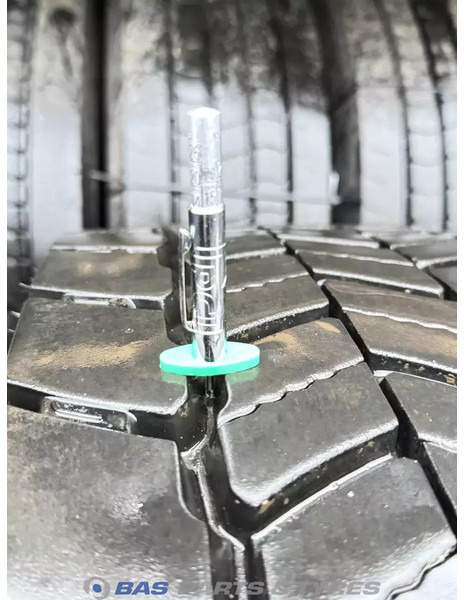 Uniroyal Uniroyal 315/70R22.5 DH40 154/150 M+S 3PMSF gebruikte set - Шина для Грузовиков: фото 3 Uniroyal Uniroyal 315/70R22.5 DH40 154/150 M+S 3PMSF gebruikte set - Шина для Грузовиков: фото 3