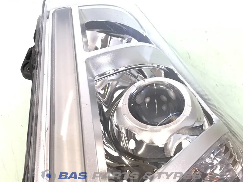 Volvo FH4 - Передняя фара для Грузовиков: фото 3 Volvo FH4 - Передняя фара для Грузовиков: фото 3