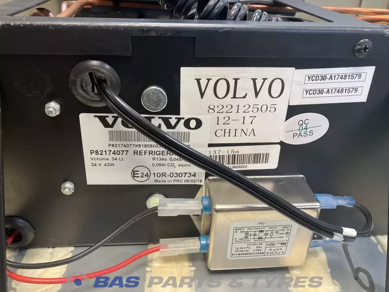 Volvo FH4 Koelkast Volvo 33 Liter 23834689 - Запчасти для Грузовиков: фото 4 Volvo FH4 Koelkast Volvo 33 Liter 23834689 - Запчасти для Грузовиков: фото 4