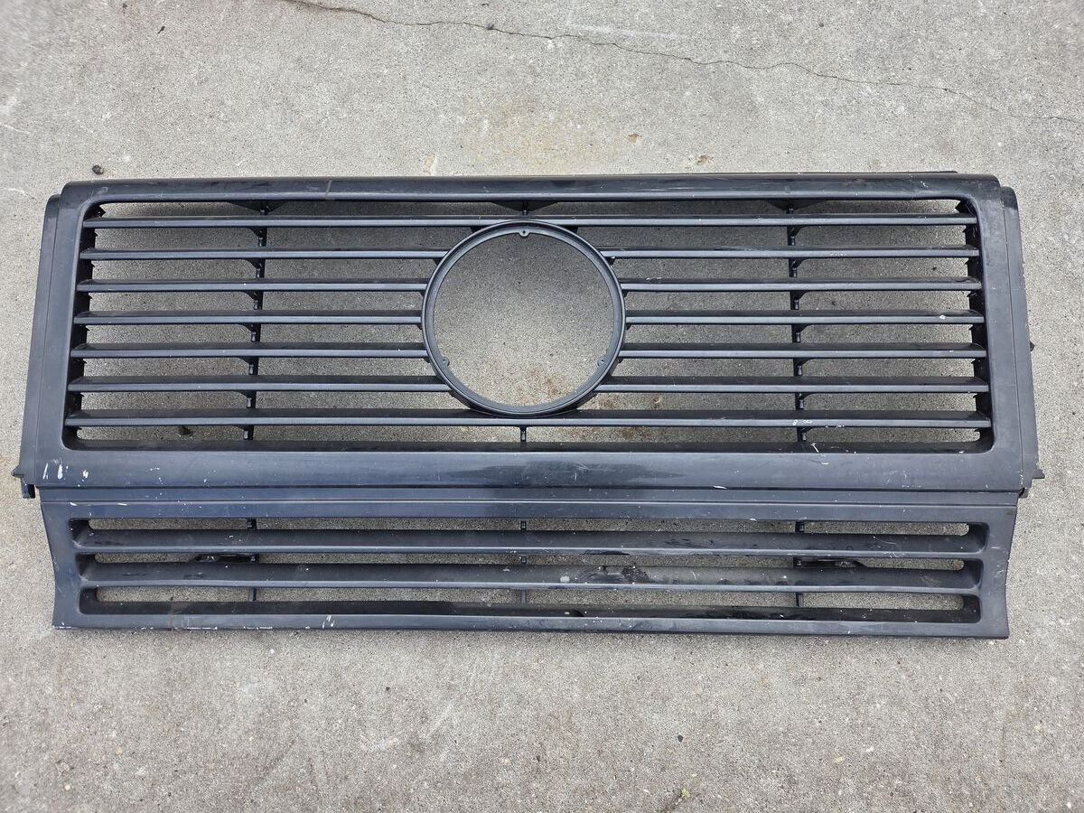 W463 Grill grijs Mercedes-Benz voor auto - Решётка радиатора для Легковых автомобилей: фото 1 W463 Grill grijs Mercedes-Benz voor auto - Решётка радиатора для Легковых автомобилей: фото 1