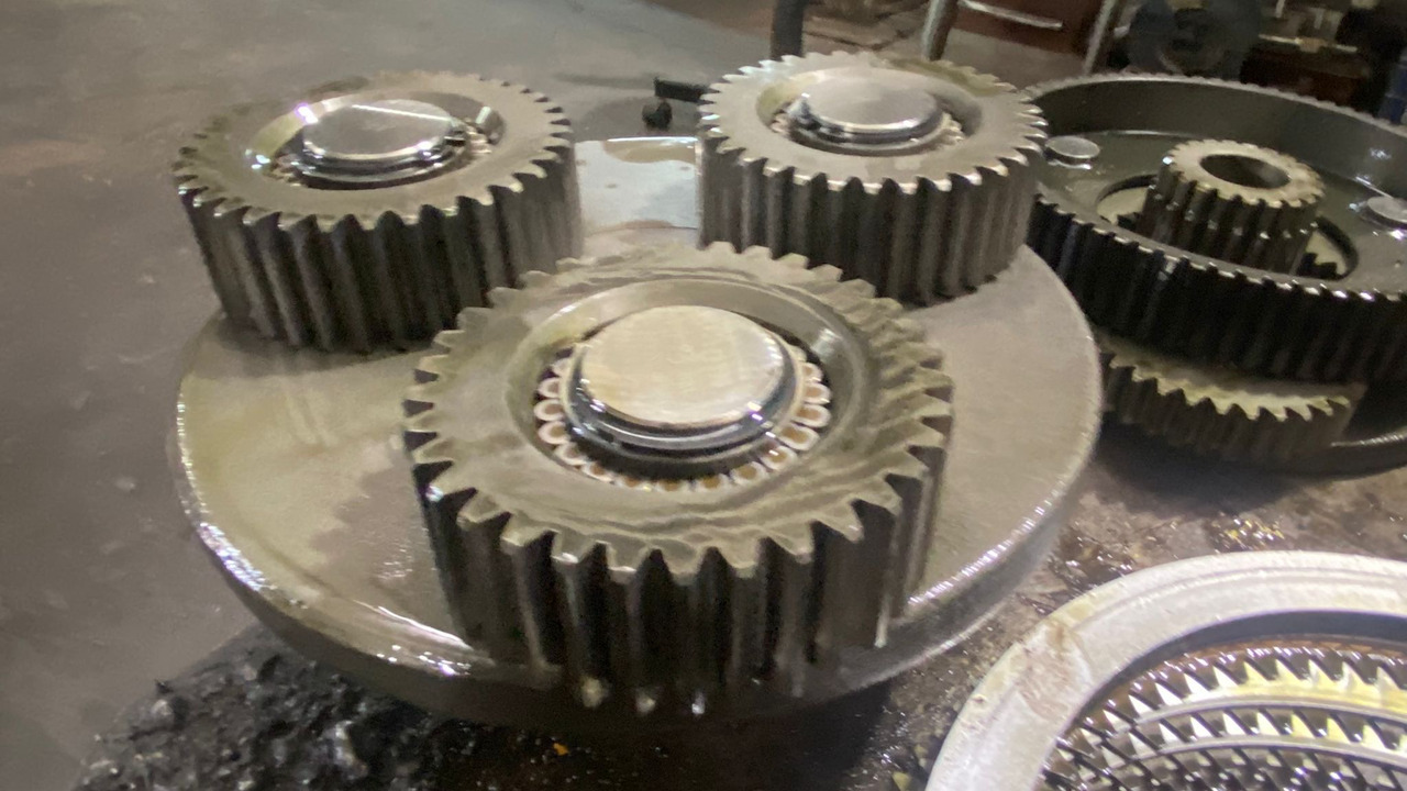 MANDO FINAL FAT450/044 LIEBHERR R954B - Бортовой редуктор для Строительной техники: фото 3 MANDO FINAL FAT450/044 LIEBHERR R954B - Бортовой редуктор для Строительной техники: фото 3