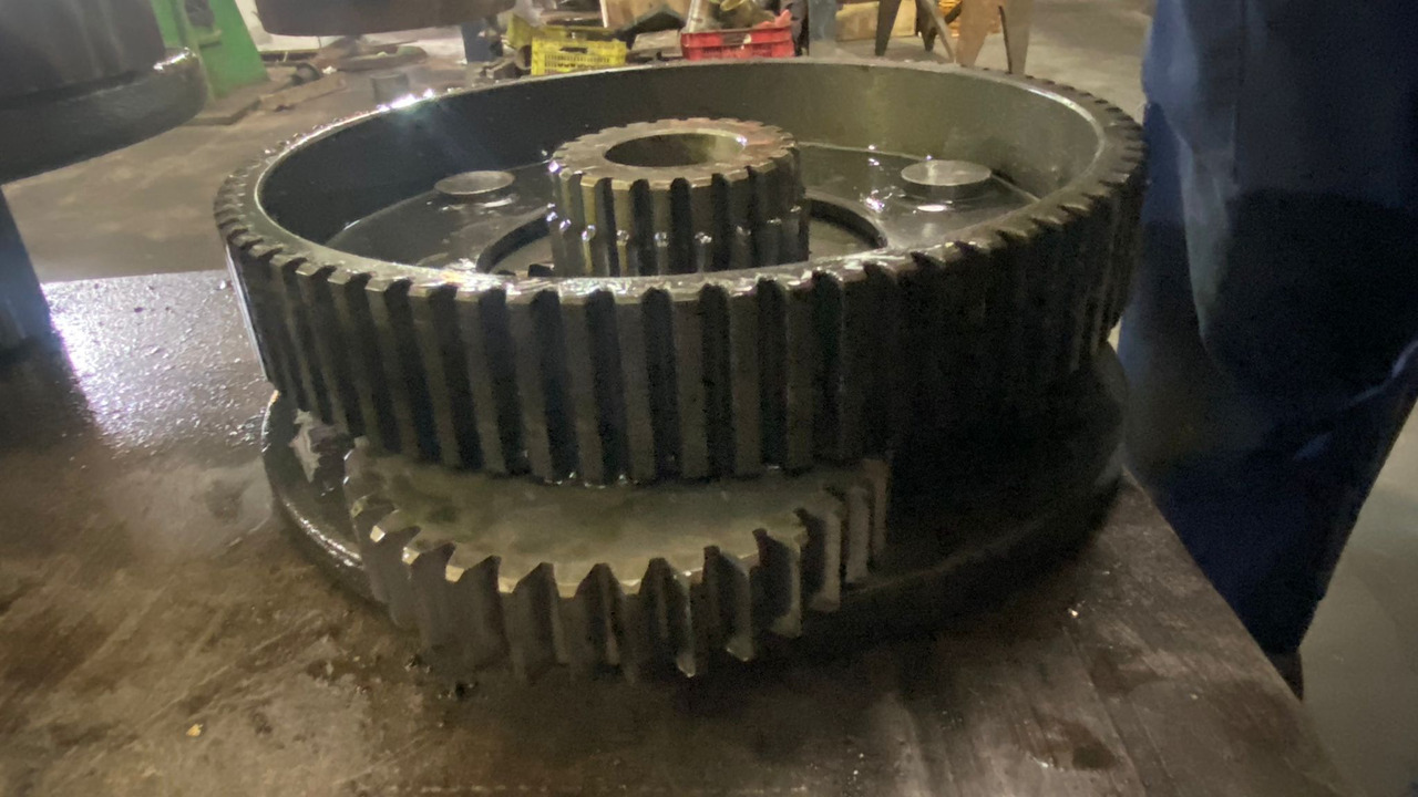 MANDO FINAL FAT450/044 LIEBHERR R954B - Бортовой редуктор для Строительной техники: фото 5 MANDO FINAL FAT450/044 LIEBHERR R954B - Бортовой редуктор для Строительной техники: фото 5