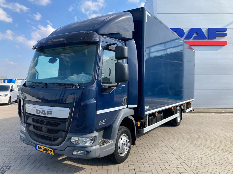 DAF LF 210 Day Cab, Plywood Box, Zijdeur, Laadklep - Грузовик с закрытым кузовом: фото 1 DAF LF 210 Day Cab, Plywood Box, Zijdeur, Laadklep - Грузовик с закрытым кузовом: фото 1